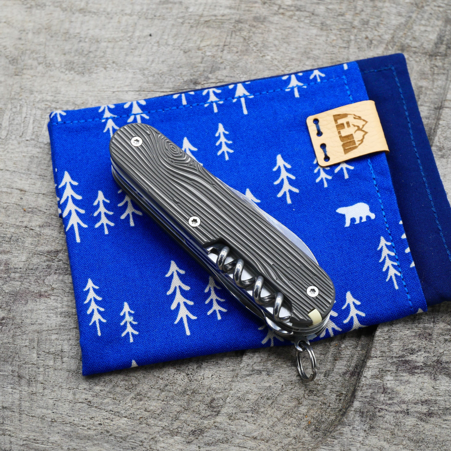 WOOD - HUNTSMAN - dark wash - fertig montiertes Taschenmesser - Titan Grade 5  (Ti 6AI 4V)  - 91mm